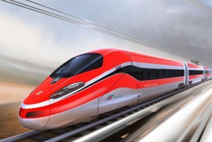 treno in arrivo ncc auto blu stazione Bologna Centrale dove ci sarà Mazzanti ad attendere