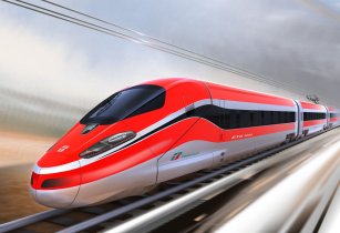 treno in arrivo ncc auto blu stazione Bologna Centrale dove ci sarà Mazzanti ad attendere